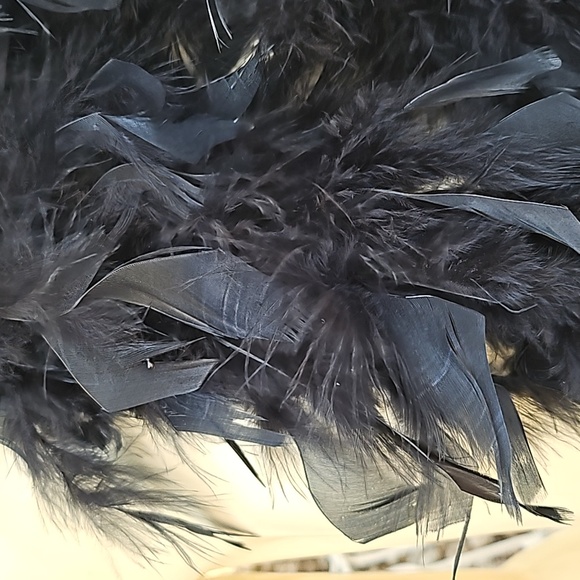 Vintage 80's soft fluffy 80" long x 4" wide real feather caribou Boa scarf - Picture 6 of 7